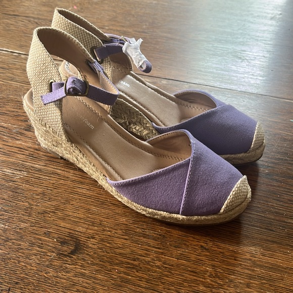 Journee Collection Ashlyn Wedge Heel Espadrille size 8 - Picture 2 of 9